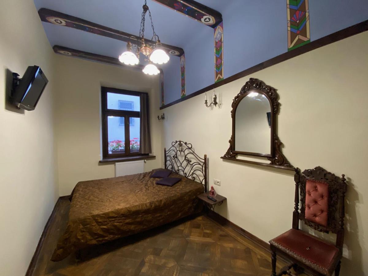 Апартаменти Королівські На Вулиці Лесі Українки 19 Lviv Exterior foto