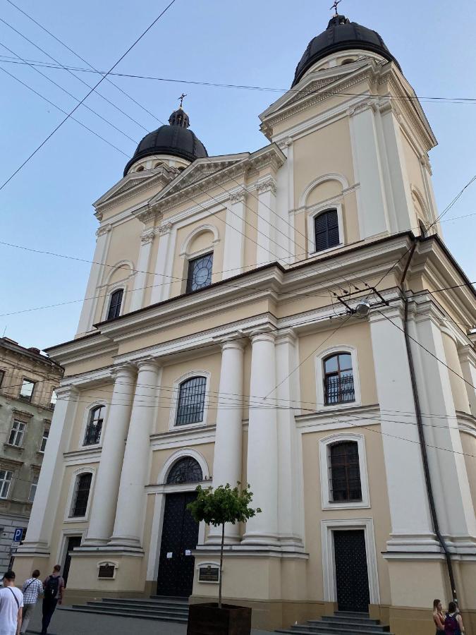 Апартаменти Королівські На Вулиці Лесі Українки 19 Lviv Exterior foto