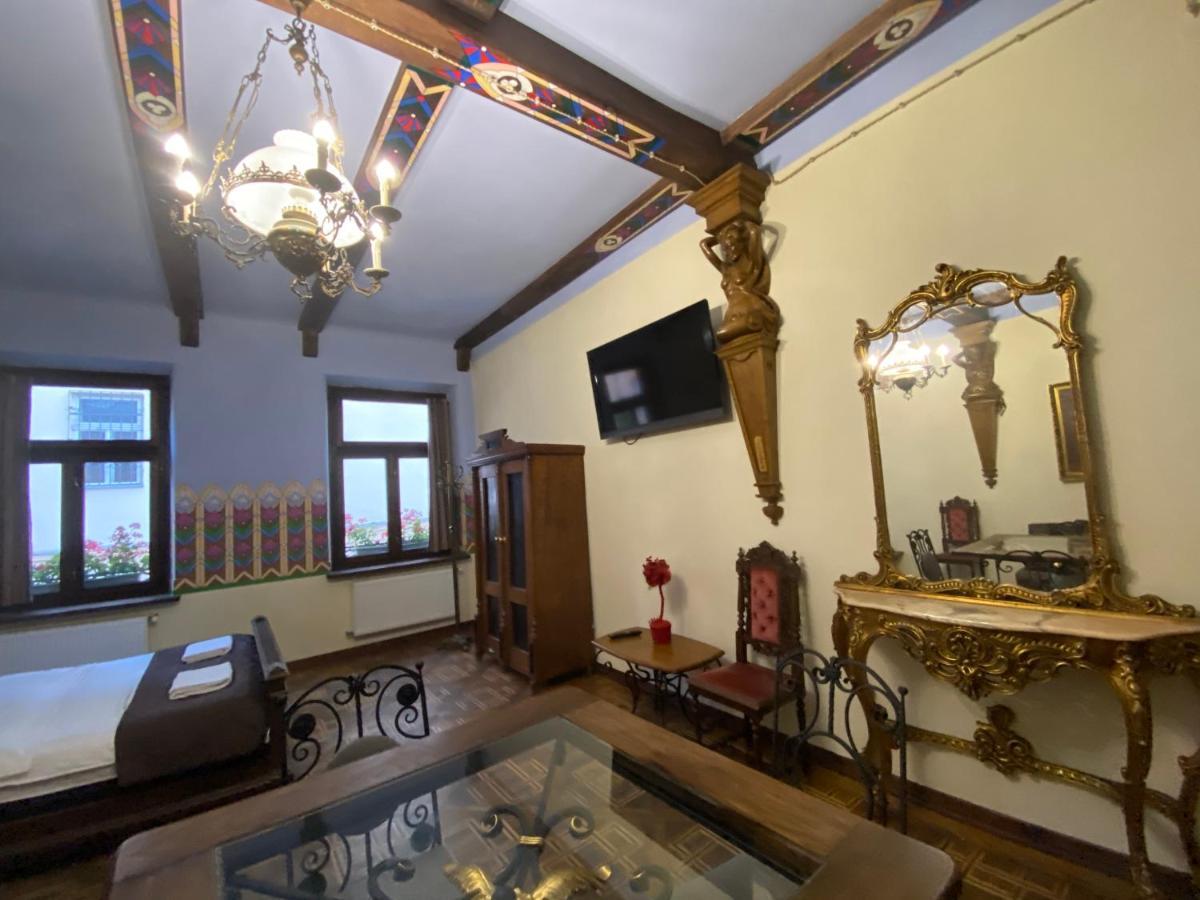 Апартаменти Королівські На Вулиці Лесі Українки 19 Lviv Exterior foto