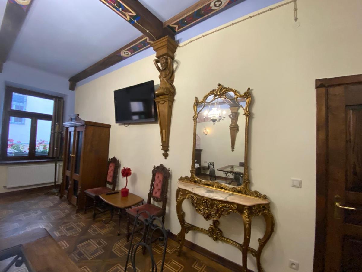 Апартаменти Королівські На Вулиці Лесі Українки 19 Lviv Exterior foto